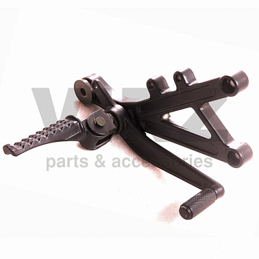 Подножка водительская GR (прав.) (в сборе с рычагом)